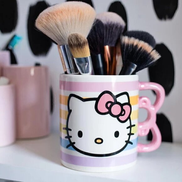 HELLO KITTY BOW HANDLE CERAMIC MUG FINAL PRICE - Picture 4 of 8